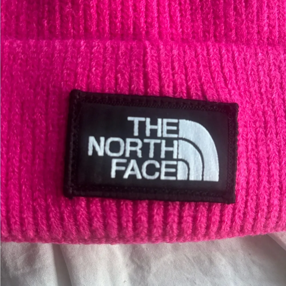 Hot pink the north face beanie girly winter hat brand new - Picture 2 of 2